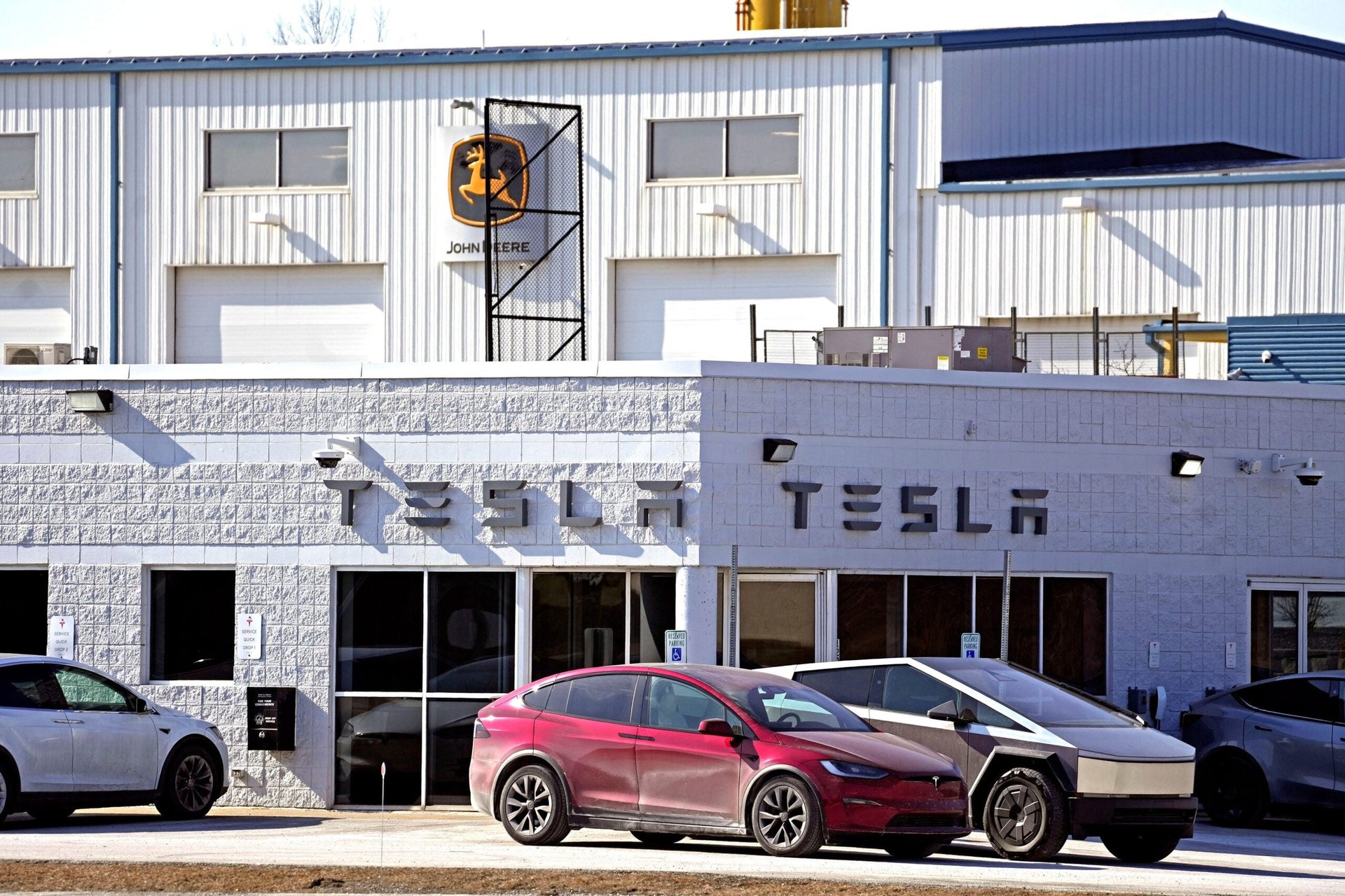 Tesla Q1 Earnings Preview: 5 Things to Watch as BYD Rivalry Heats Up Tesla Q1 Earnings Preview: 5 Things to Watch as BYD Rivalry Heats Up