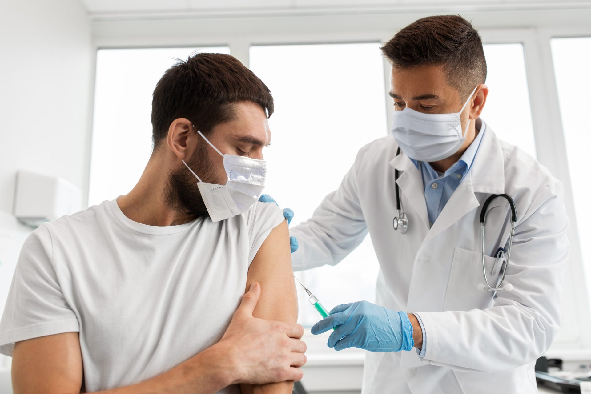 Man getting vaccinated