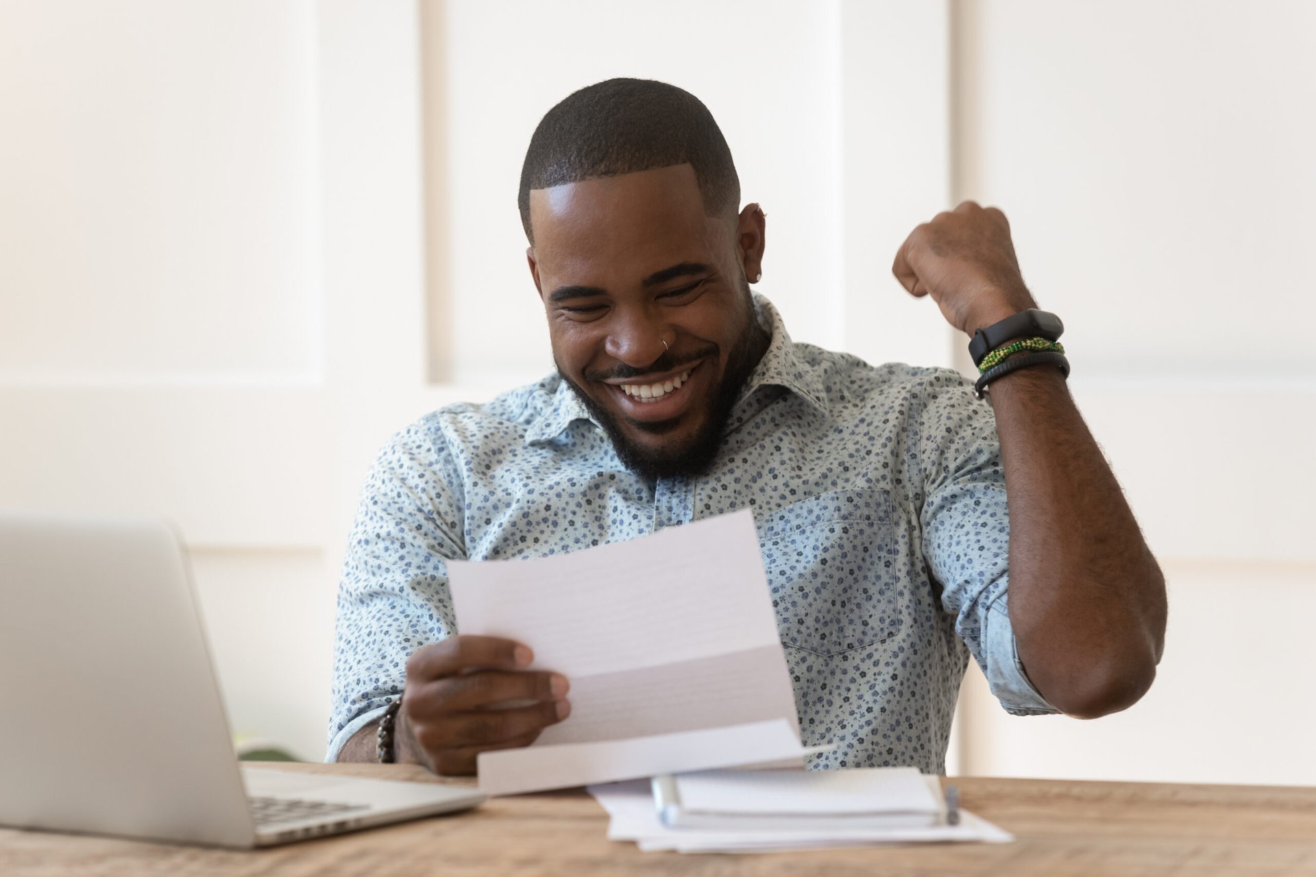 Man excited about his free credit report