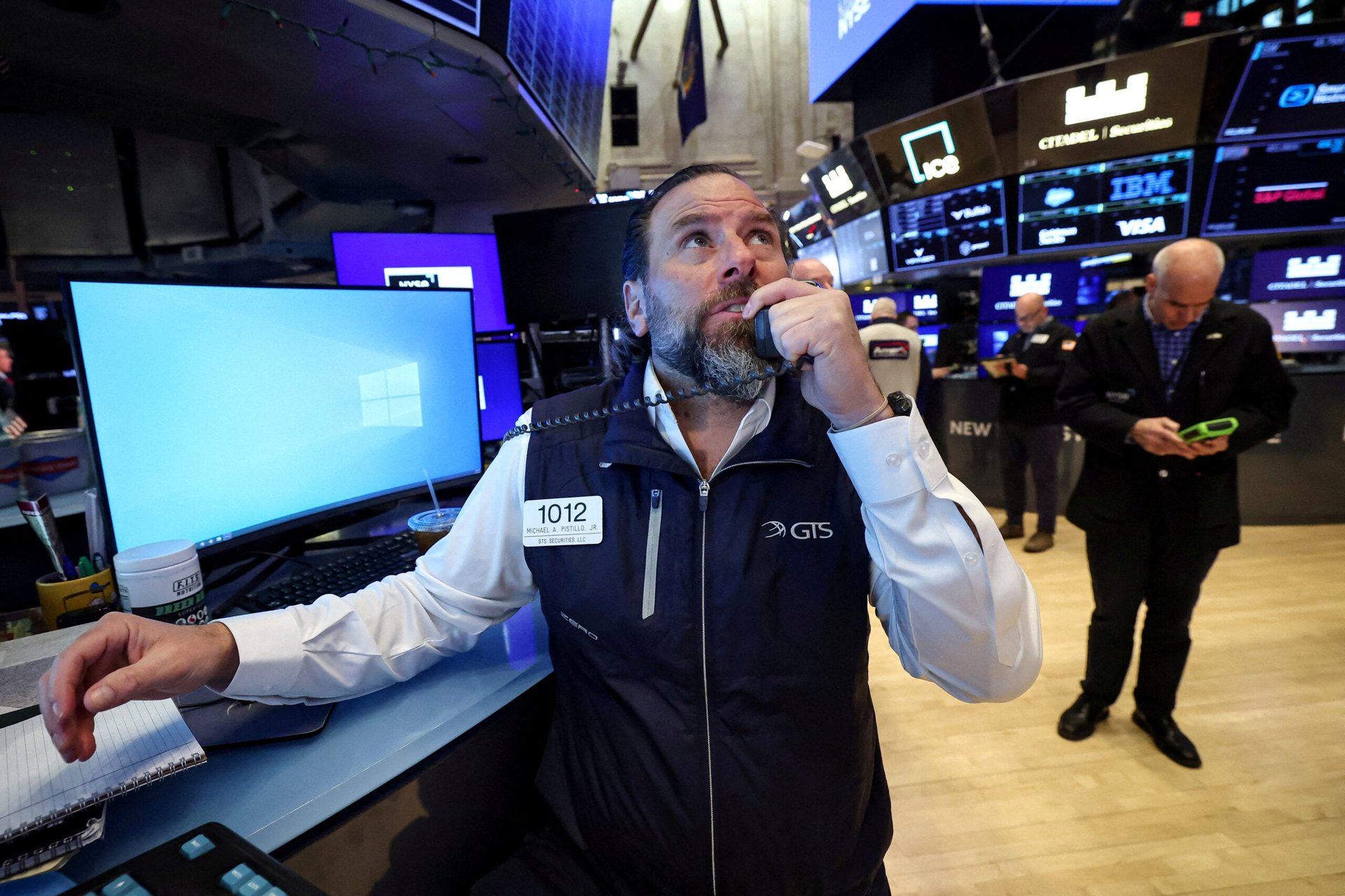 Wall St Heads for Weekly Losses as Tech Jitters Offset Inflation Relief Wall St Heads for Weekly Losses as Tech Jitters Offset Inflation Relief