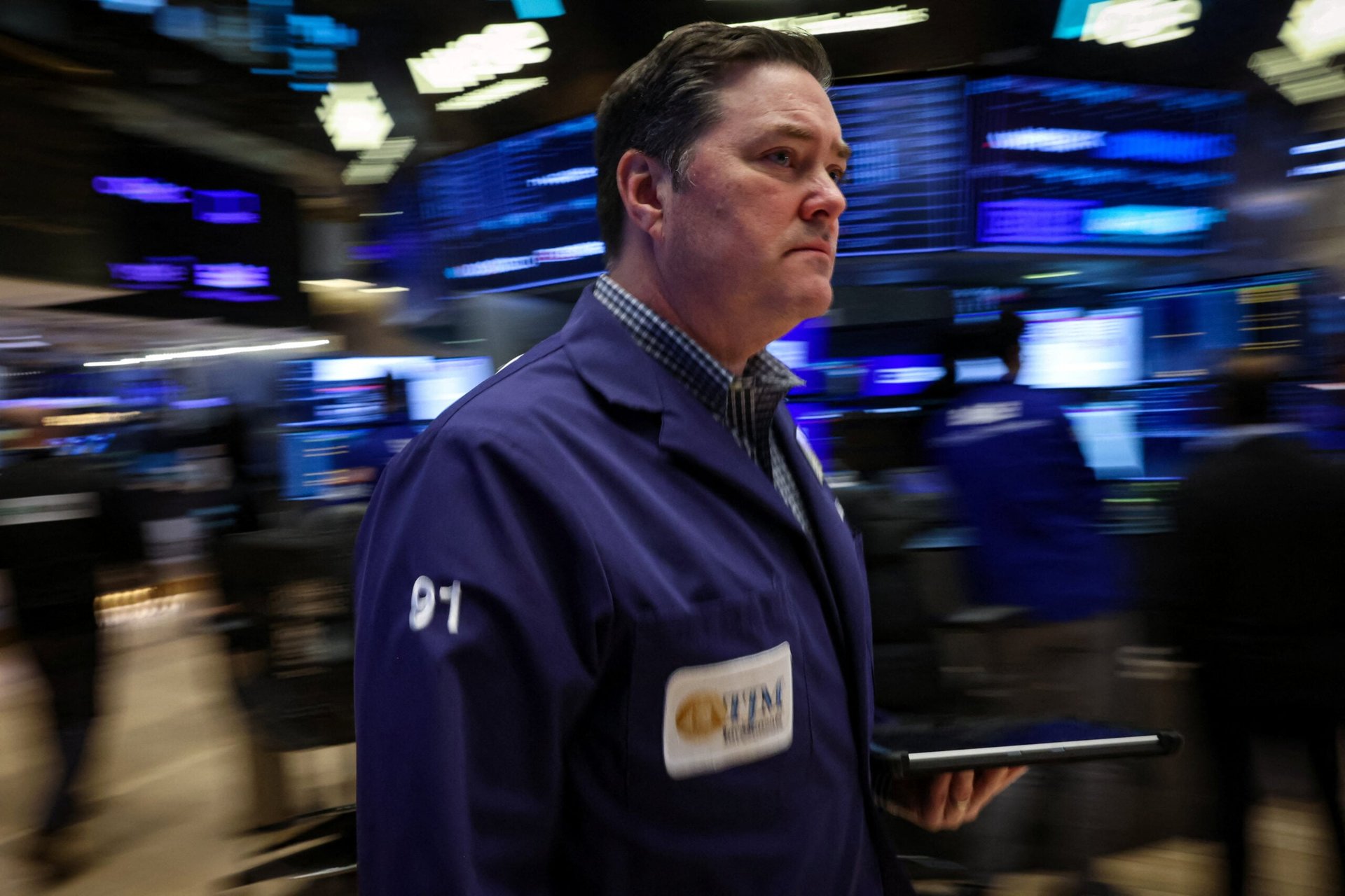 Equities Rise Modestly as Tech Shares Recover Equities Rise Modestly as Tech Shares Recover