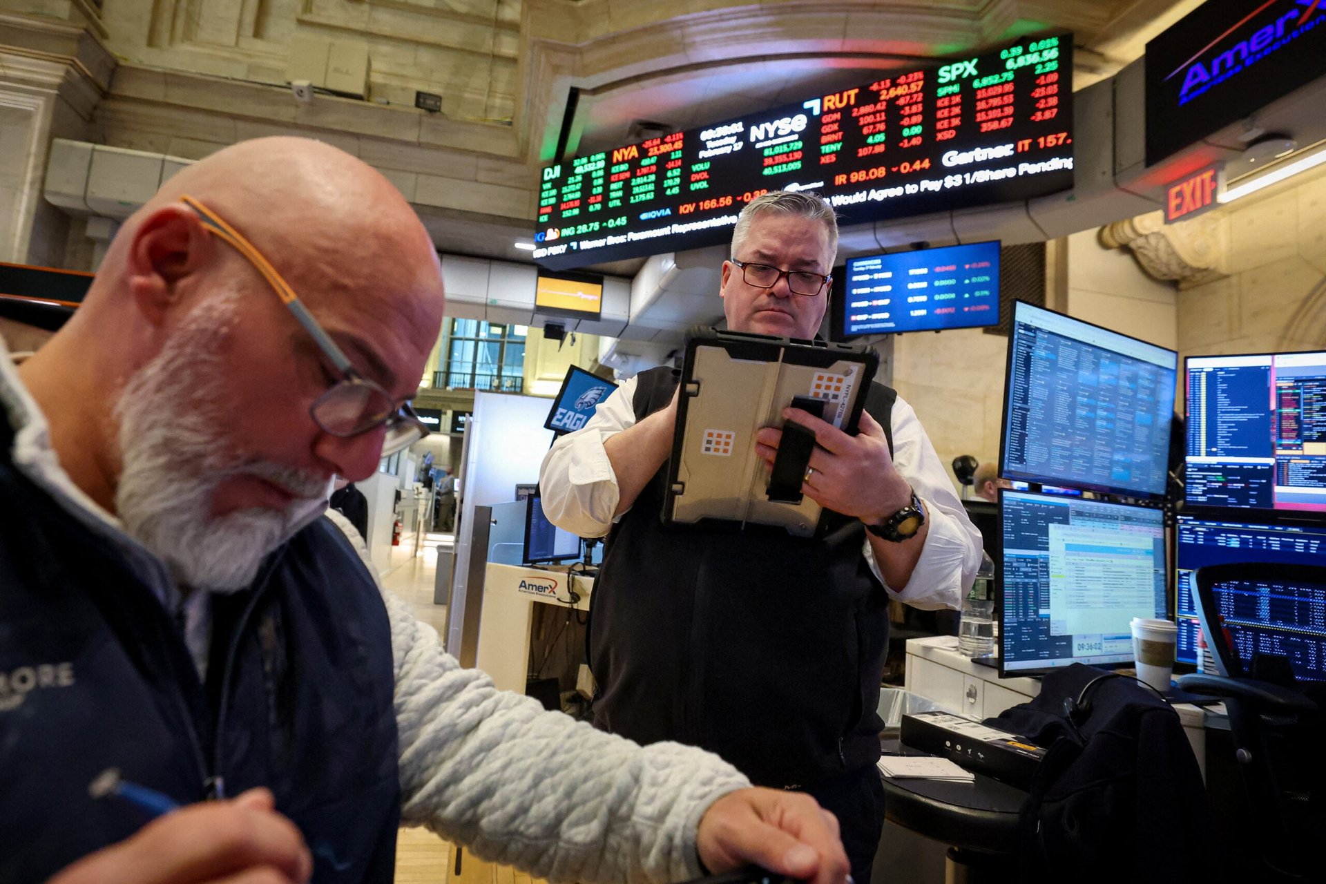 Wall Street Ends Sharply Lower Amid AI Displacement Fears and Revived Tariff Angst Wall Street Ends Sharply Lower Amid AI Displacement Fears and Revived Tariff Angst