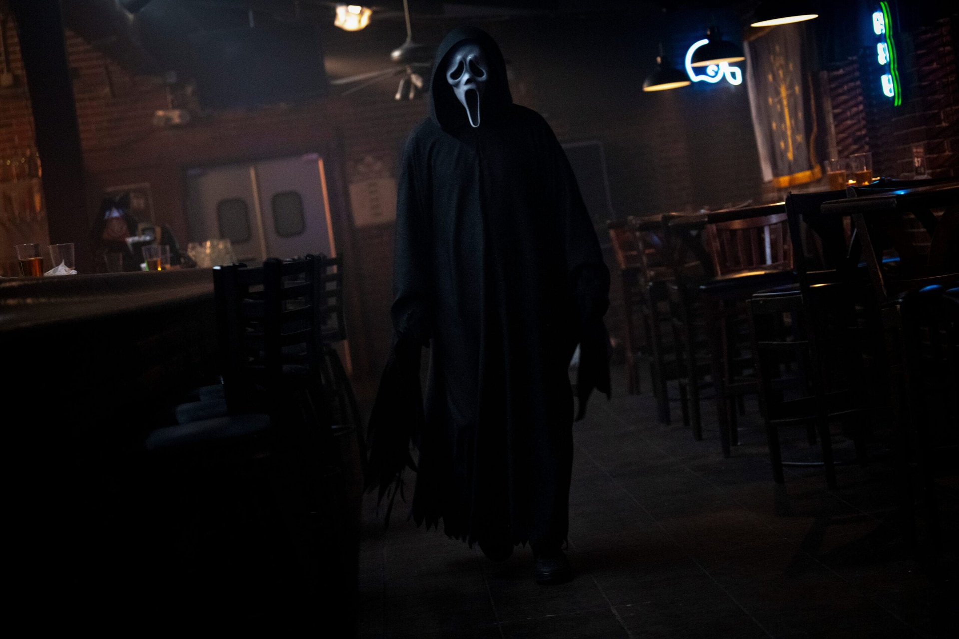 Paramount Beats Netflix for Warner Bros. – What does it mean to you Paramount Beats Netflix for Warner Bros. – What does it mean to you