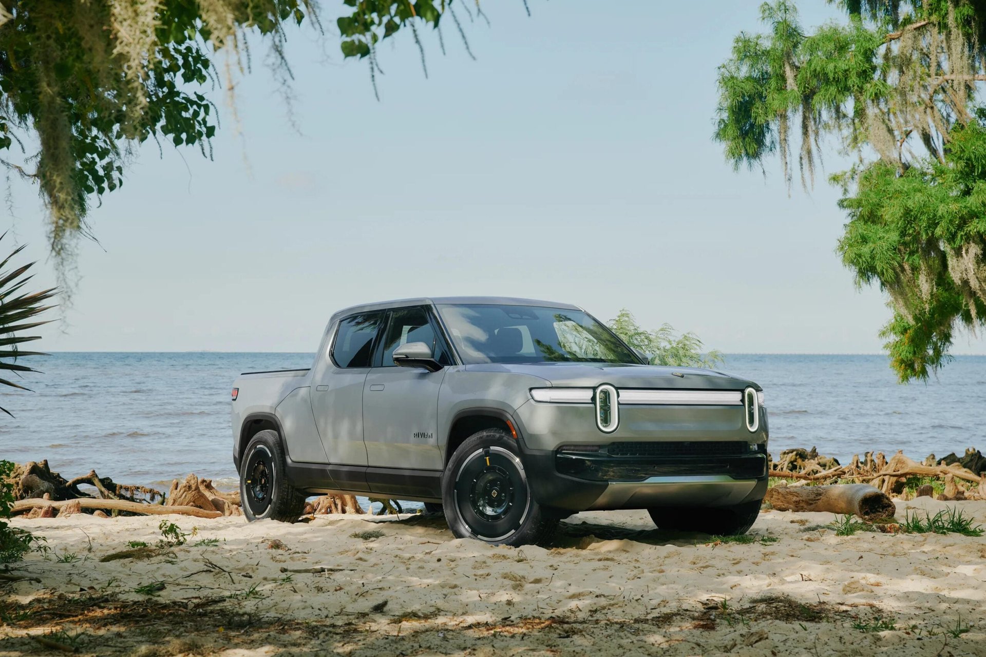 Rivian Discounts Leased To Take Electric Amidst Ford’s F-150 EV Retreat Rivian Discounts Leased To Take Electric Amidst Ford’s F-150 EV Retreat