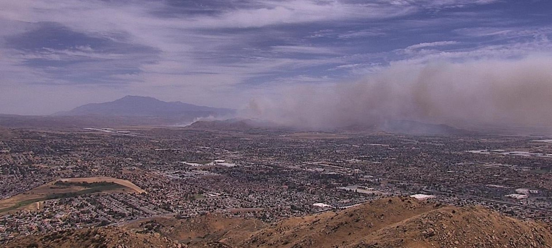 Fires Break Out in Southern California, Scorch Over 2,000 Acres Fires Break Out in Southern California, Scorch Over 2,000 Acres