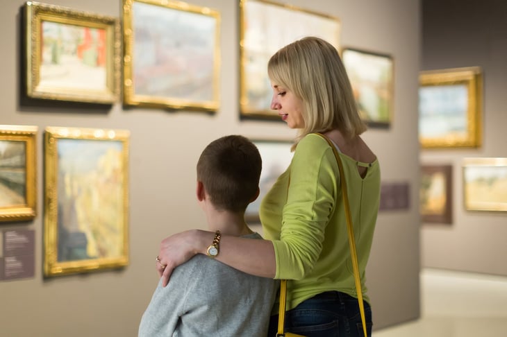 museum mother and child