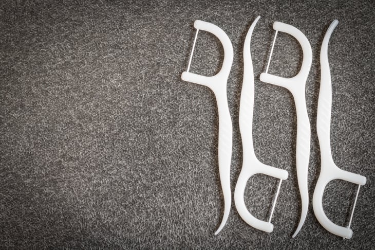 Teeth flossing devices
