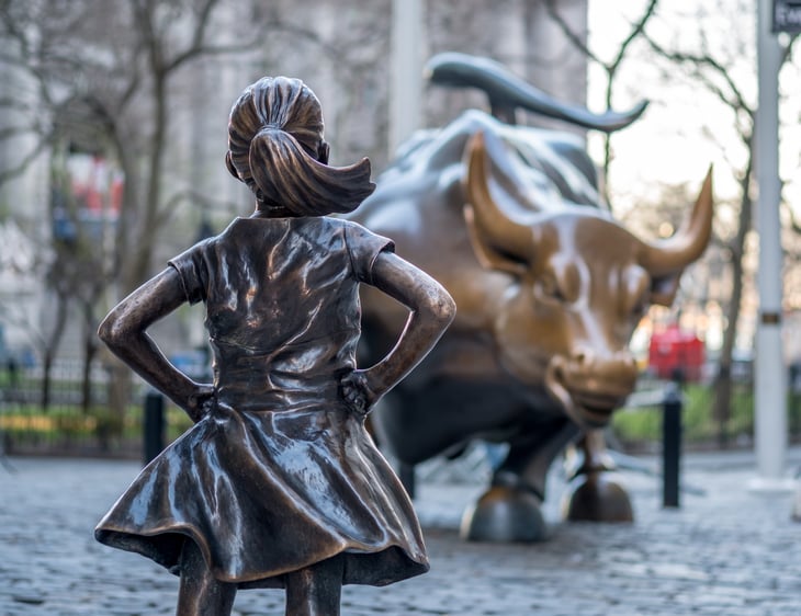 Wall Street bull and girl statues.