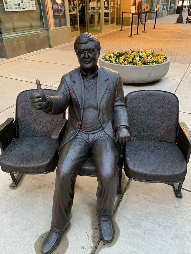 Roger Ebert statue, Champaign-Urbana