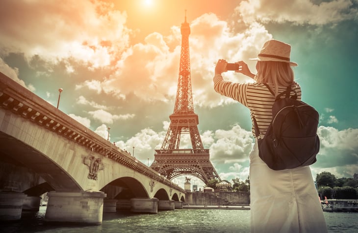 Paris traveler
