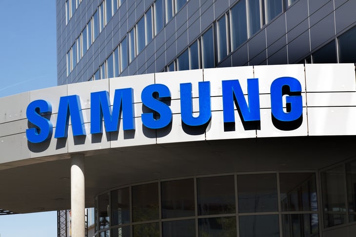 Samsung store sign