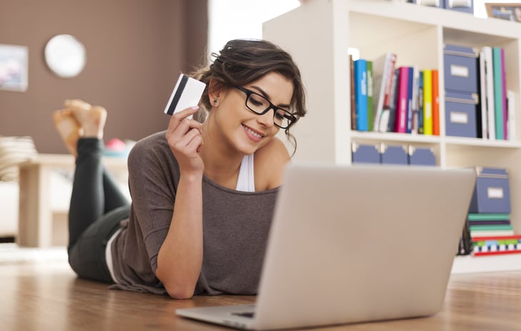 Young woman shopping online.