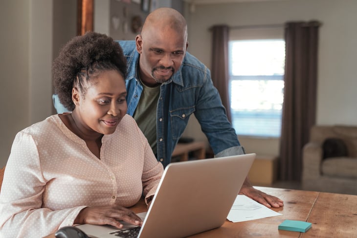 couple using a budget app