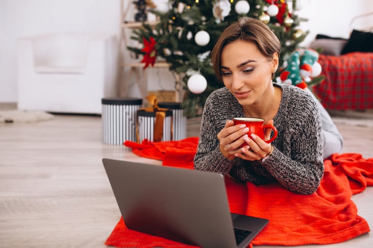 Woman online Christmas season.