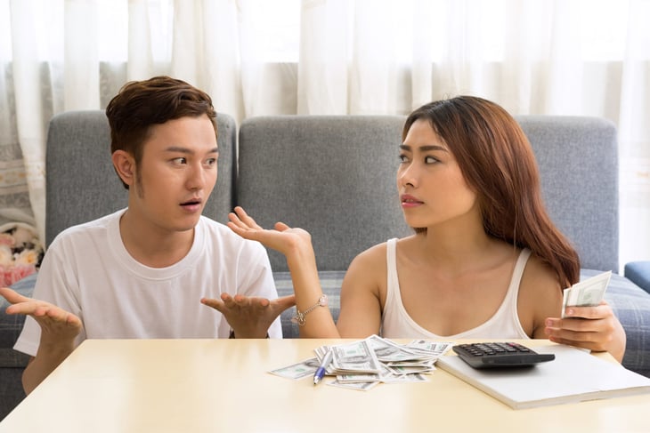 couple argues over cash