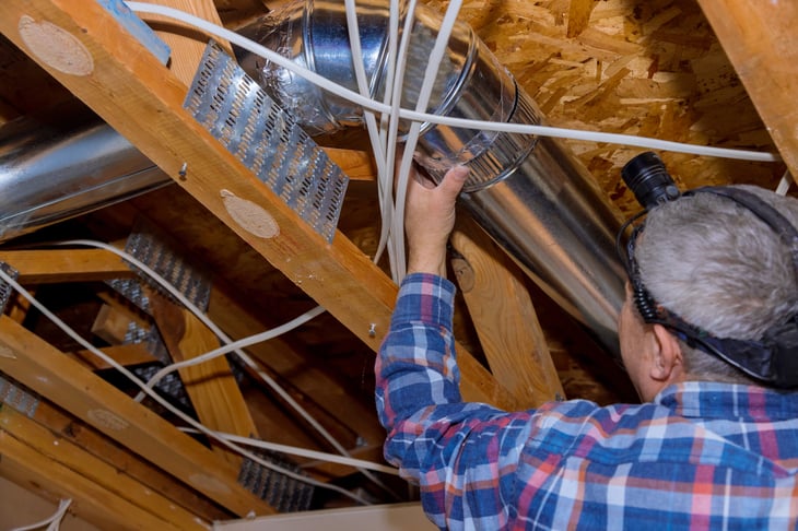 inspecting home ductwork