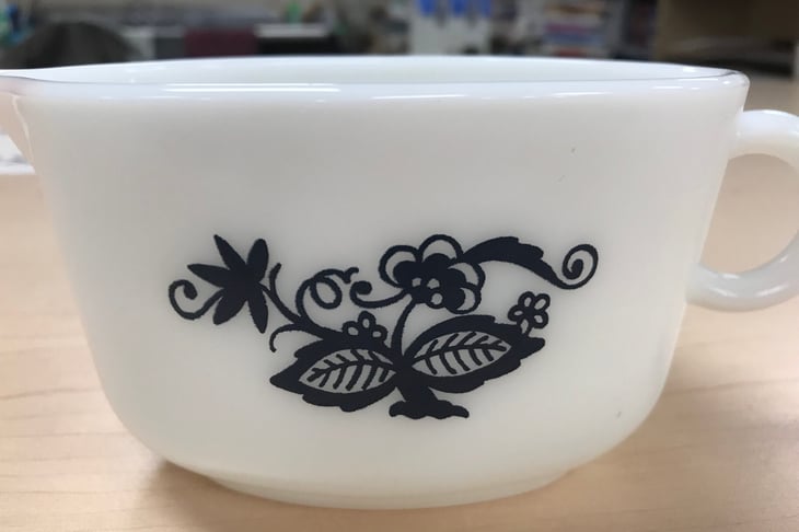 Vintage Pyrex gravy boat.