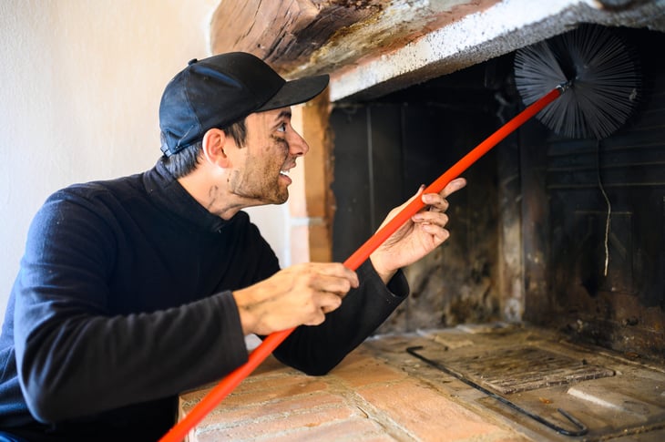 Fireplace inspection and cleaning by a chimney sweep expert