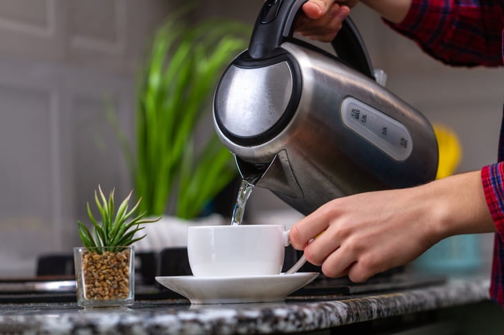 Using an electric kettle