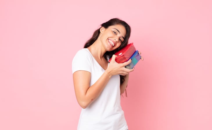 Woman with tupperware containers