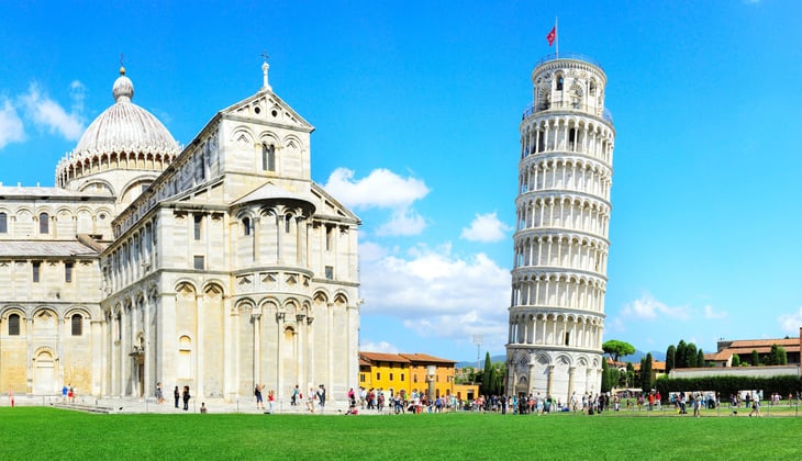 Tourists visiting the leaning tower of Pisa, Italy