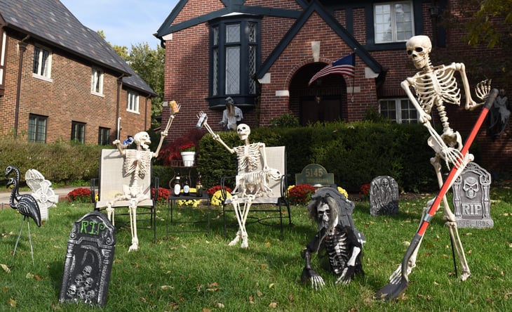 House decorated for Halloween