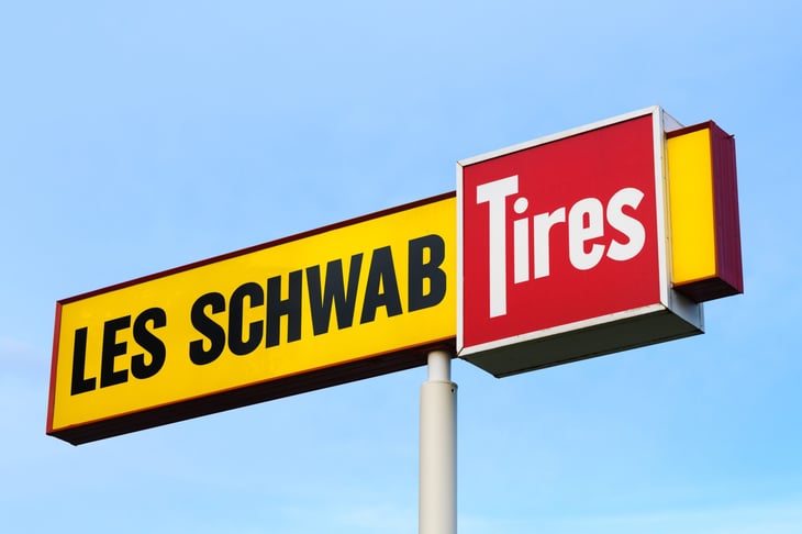 Signage for Les Schwab Tires