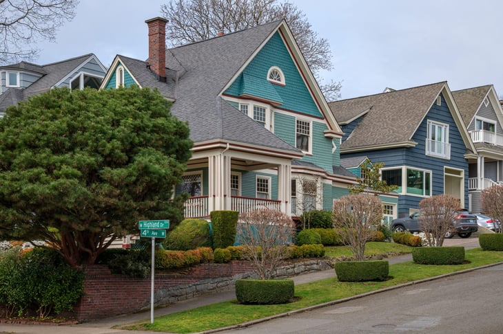 Large homes on Highland Drive in the Queen Anne neighborhood of Seattle