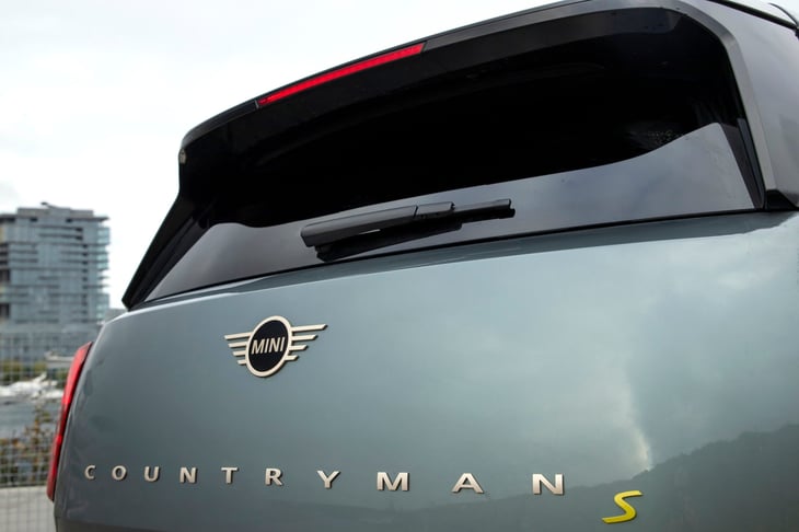 ini Countryman S is an all-electric subcompact luxury crossover SUV by Mini.