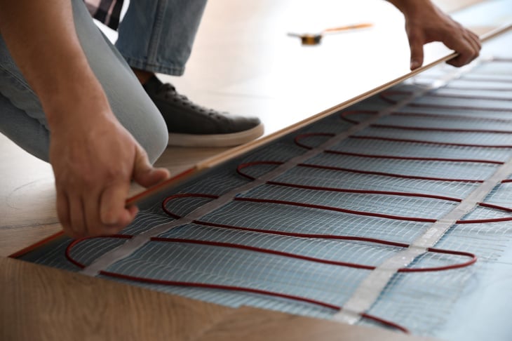 installing underfloor electric trace heating system