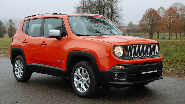 Jeep Renegade, red car.