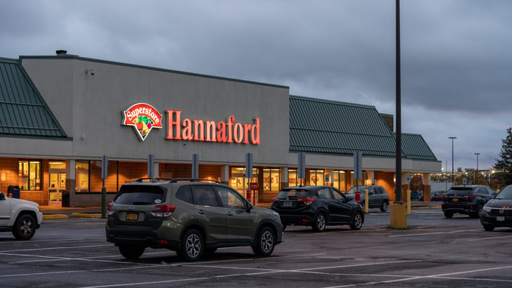 The outside of a Hannaford grocery store.
