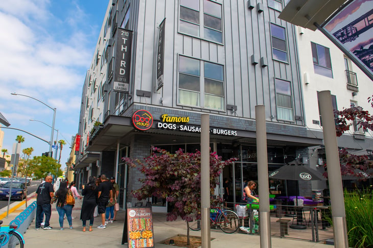 Dog Haus restaurant