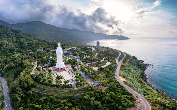 Ling Ung pagoda, Son Tra peninsula, Da Nang, Vietnam.