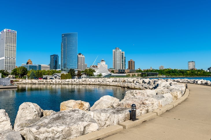 The Milwaukee Art Museum and lakefront
