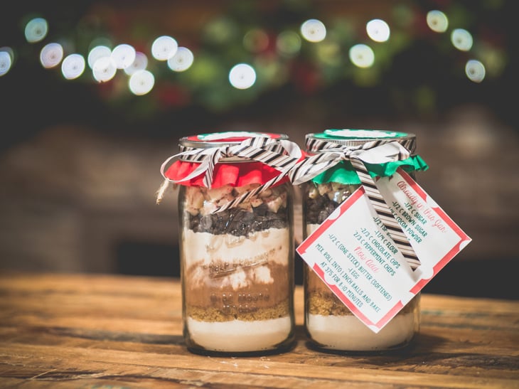 Christmas cookie Mason jar with DIY, craft labels and recipe