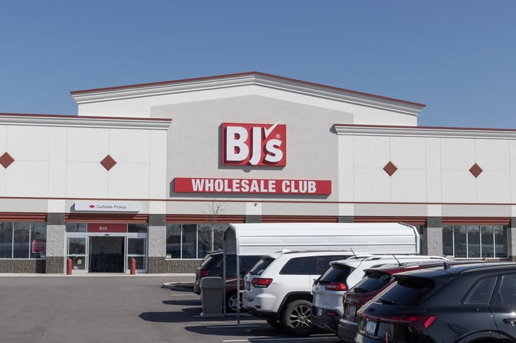 BJ's Wholesale Club store parking lot and curbside pickup sign in Noblesville, Indiana