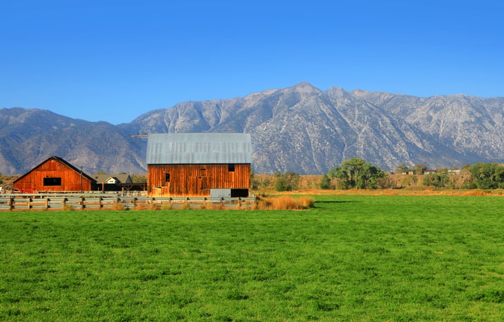 Barn in Nevada flat lands