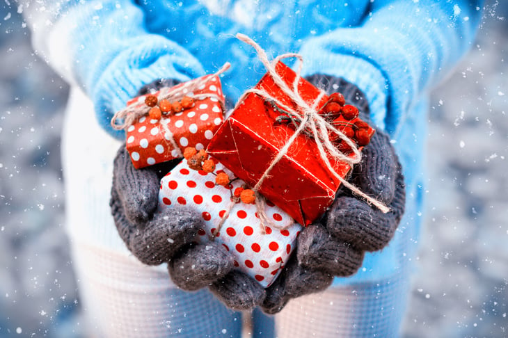 27 Crunchy Stocking Stuffer Gift Ideas (All Under $25) - Scratch Mommy