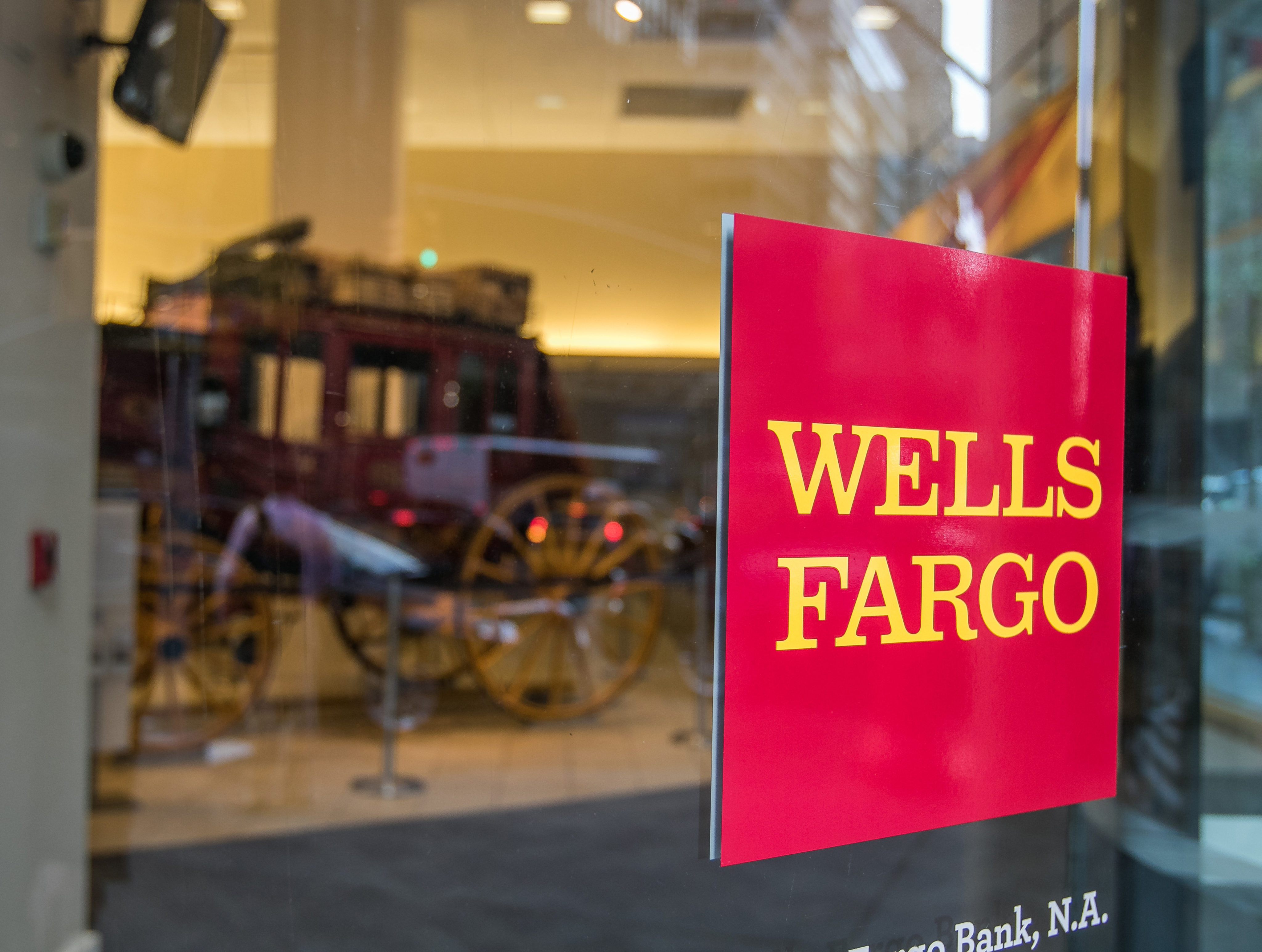 Wells Fargo Offers $250 Bonus for New Checking Customers